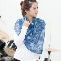 The new autumn and winter blue and white printed chiffon scarf