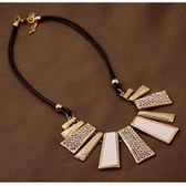 Boutique Europe Star Fan: wild exaggeration metal ladder simple diamond necklace short paragraph leather bars