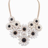 Daisy romantic flower necklace